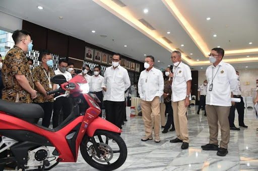 Pemerintah Berkomitmen untuk Percepat Konversi Motor Listrik.